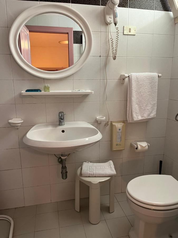 Hotel Zucconi Монтекатіні-Терме Екстер'єр фото